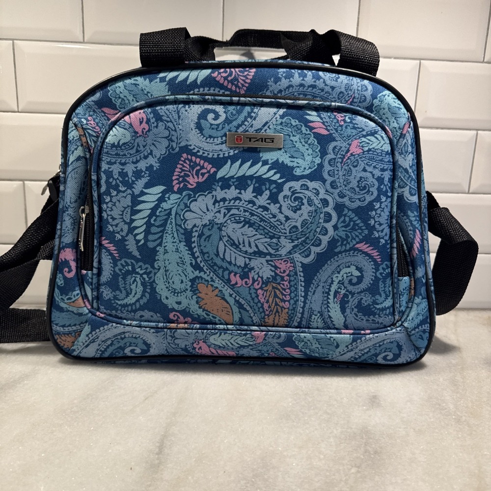 Tag  Ridgefield Blue Paisley Luggage shoulder bag‎ attaches suitcase handle